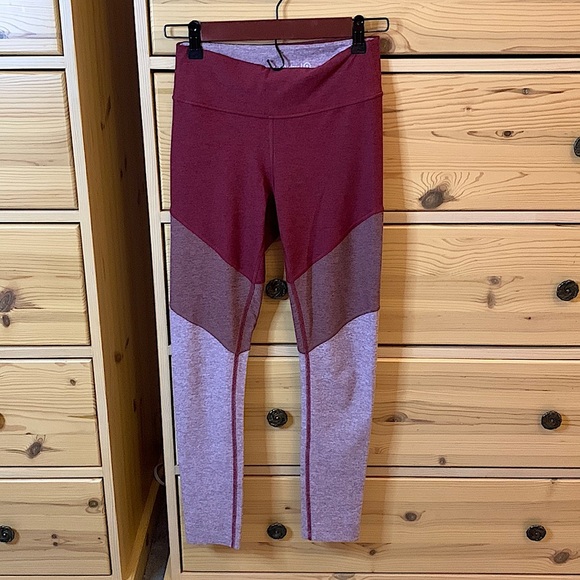 Outdoor Voices Tri Color Leggings Size Small - Picture 3 of 7